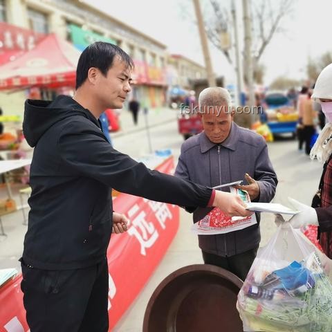 “地铁新版本暴富手册”现象对比分析